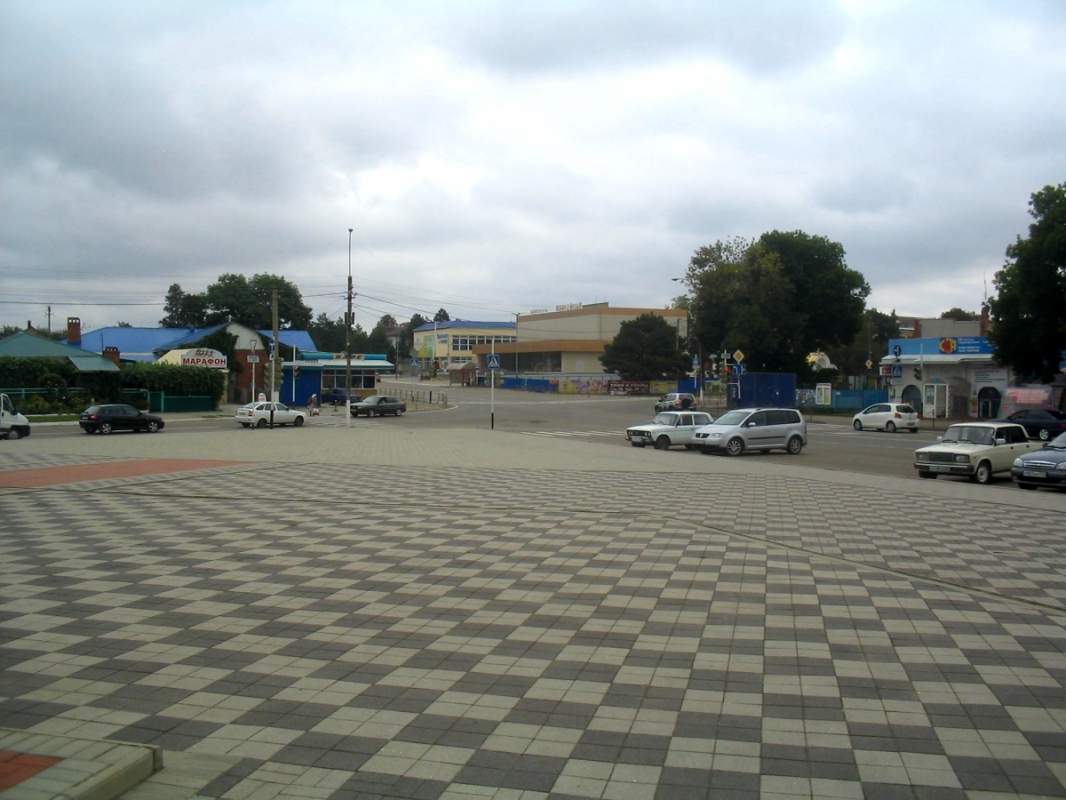 Вид со стороны мемориала на центр станицы
